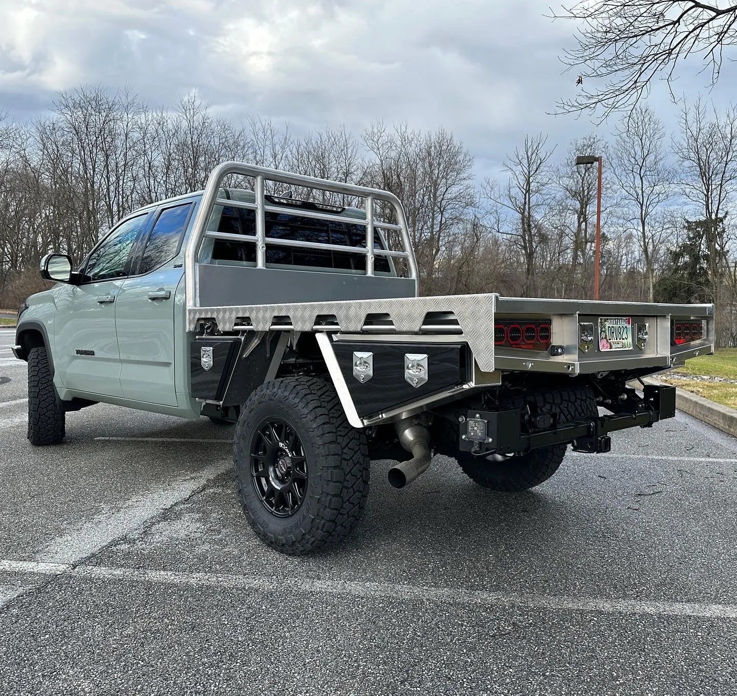 Full-Size Norweld Deluxe Flatbed Tray