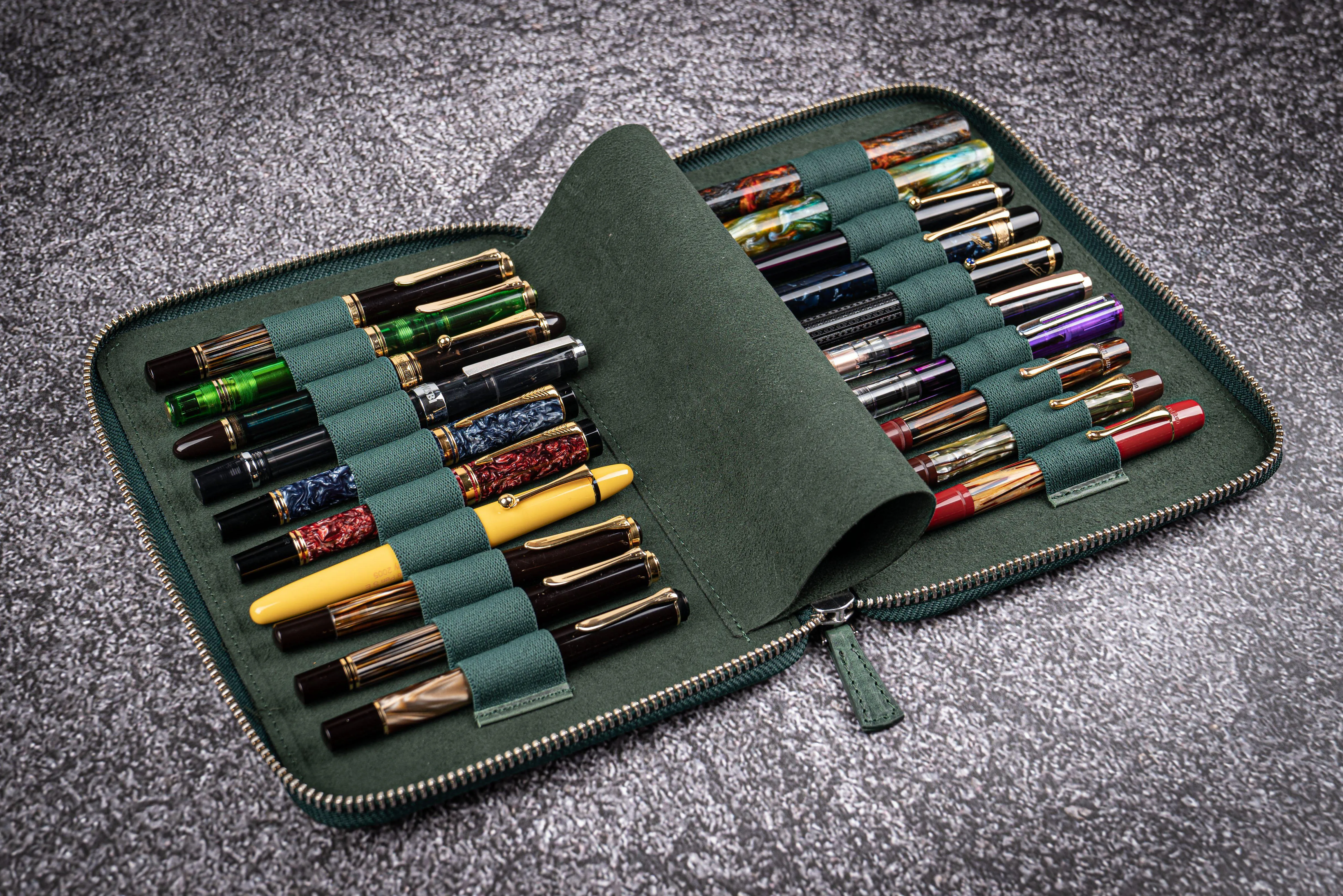 Leather Zippered 20 Slots Pen Case - Crazy Horse Forest Green