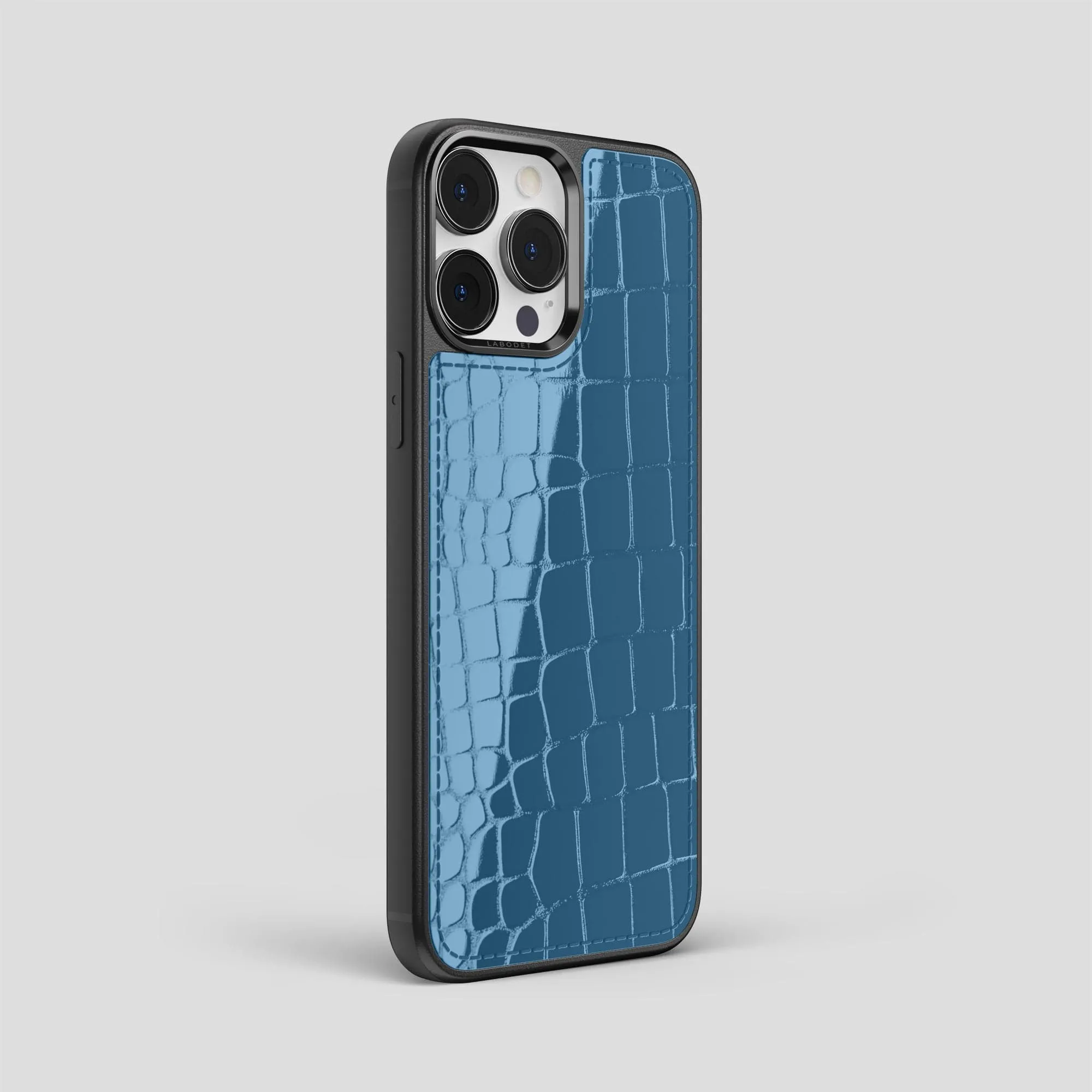 Sport Case For iPhone 15 Pro Max In Shiny Alligator